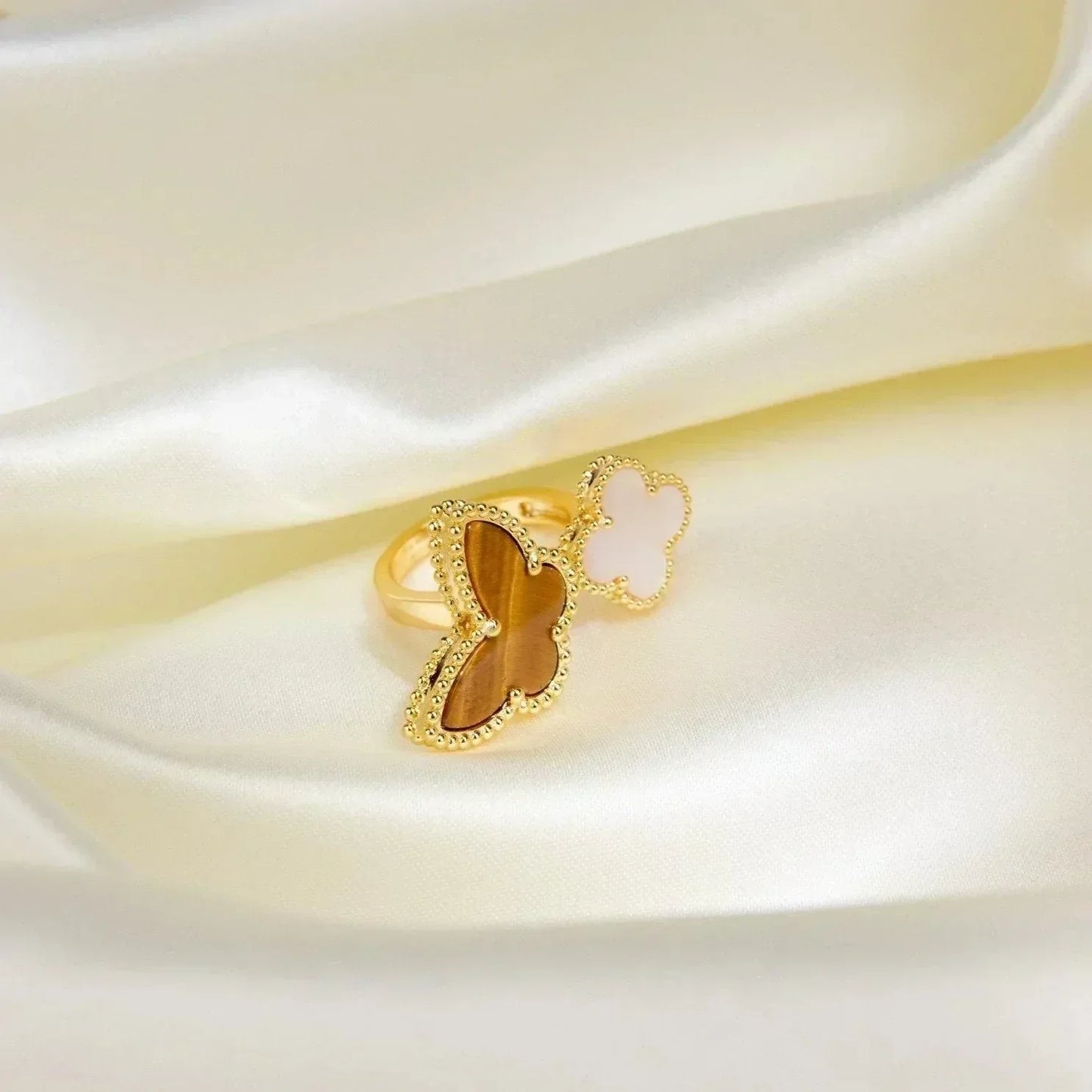 [Spark]LUCKY BETWEEN THE FINGER RING