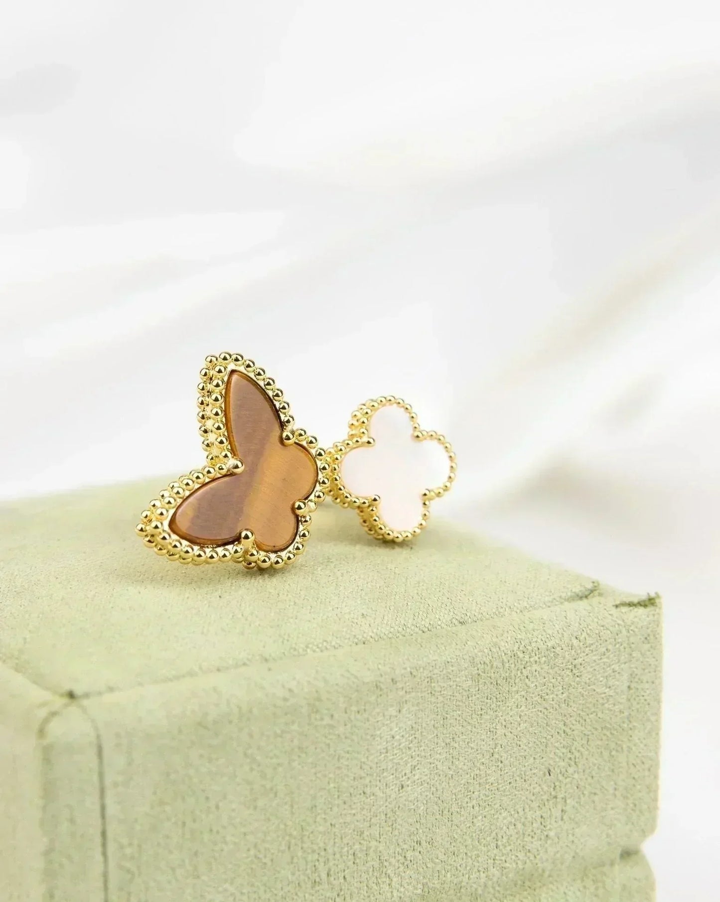 [Spark]LUCKY BETWEEN THE FINGER RING