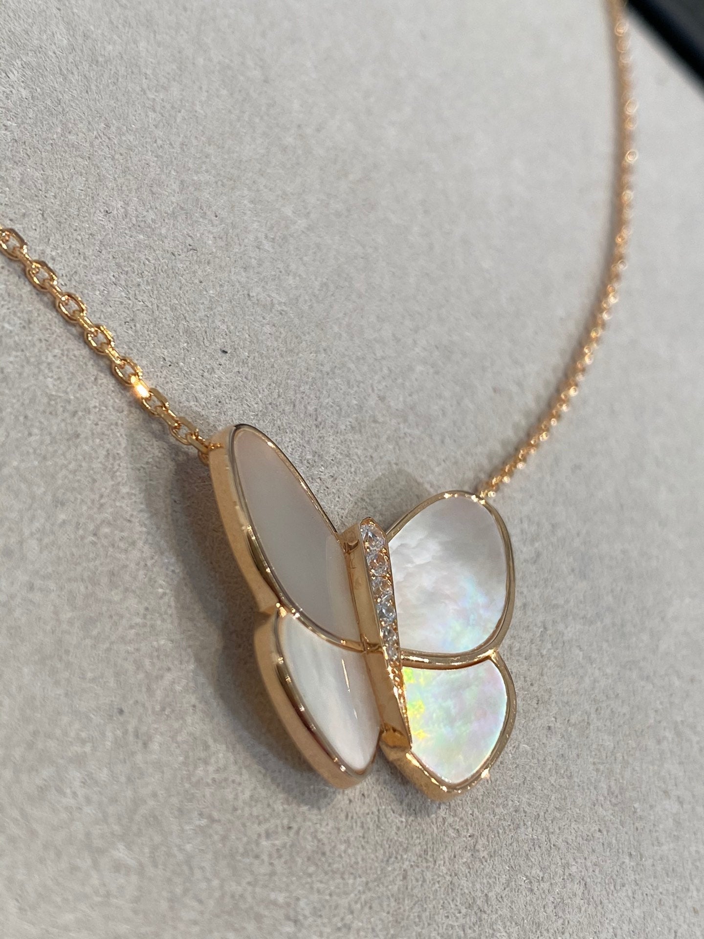 [Spark]BUTTERFLY GOLD MOP DIAMOND NECKLACE