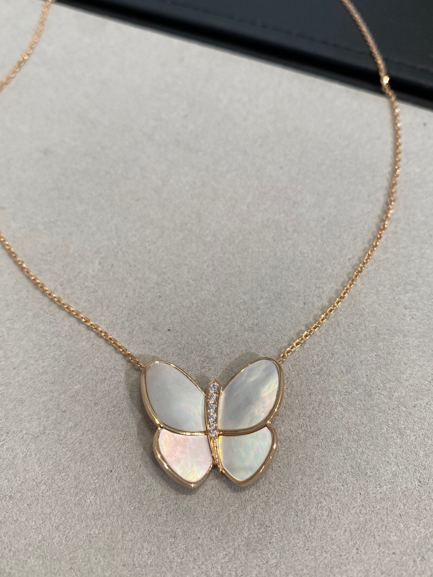 [Spark]BUTTERFLY GOLD MOP DIAMOND NECKLACE