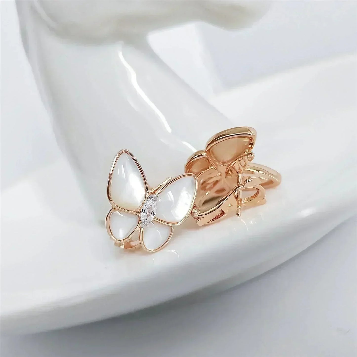 [Spark]BUTTERFLY MOP DIAMOND EARRINGS