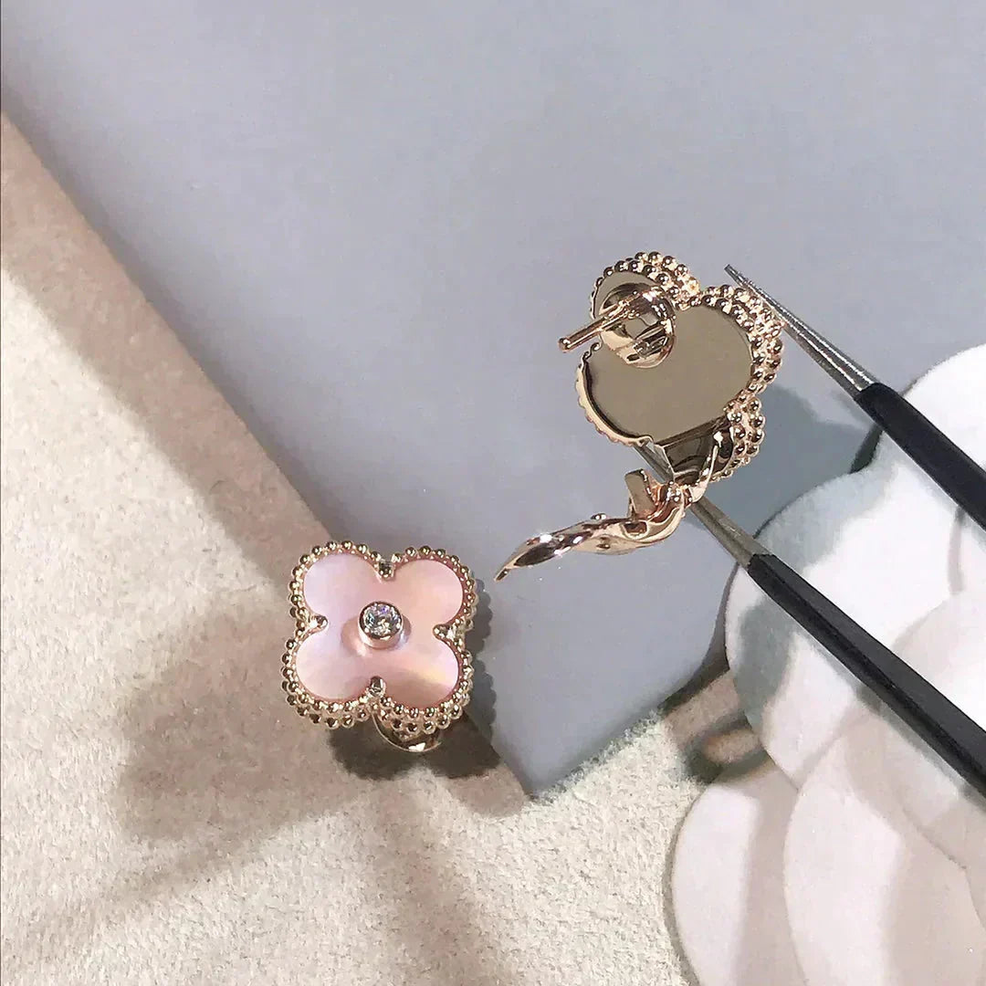 [Spark]CLOVER MEDIUM 1 MOTIFS  PINK MOP DIAMOND EARRINGS