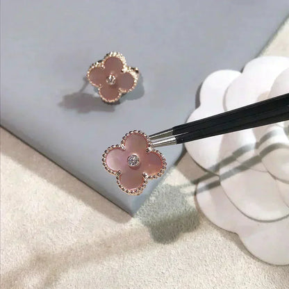 [Spark]CLOVER MEDIUM 1 MOTIFS  PINK MOP DIAMOND EARRINGS