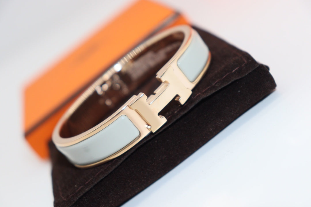 [Spark]H LIGHT BLUE BRACELET