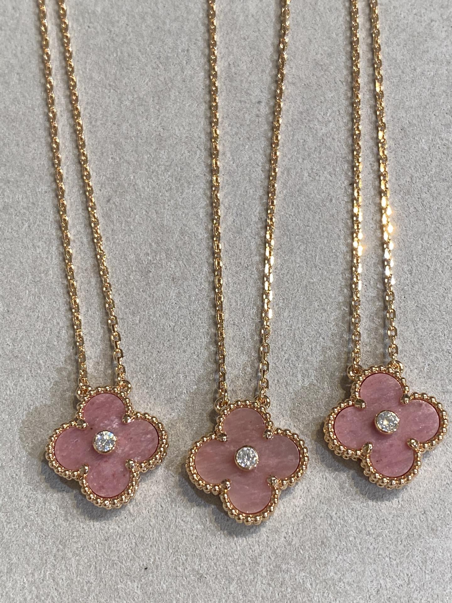 [Spark]CLOVER 15MM DIAMOND RHODONITE NECKLACE