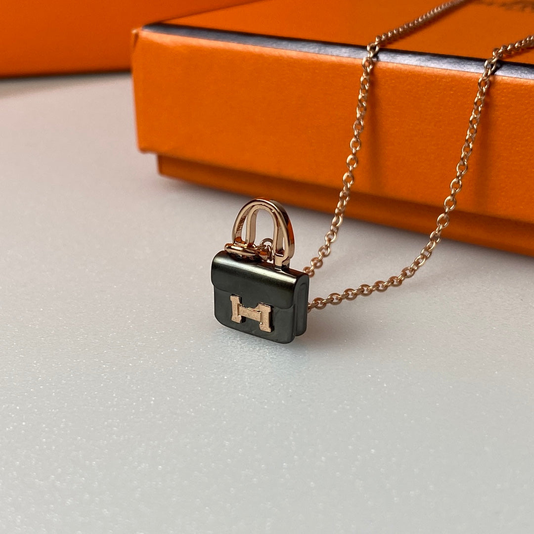 [Spark]CONSTANCE BLACK PEDANT PINK GOLD NECKLACE