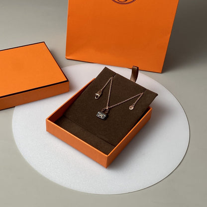 [Spark]CONSTANCE BLACK PEDANT PINK GOLD NECKLACE