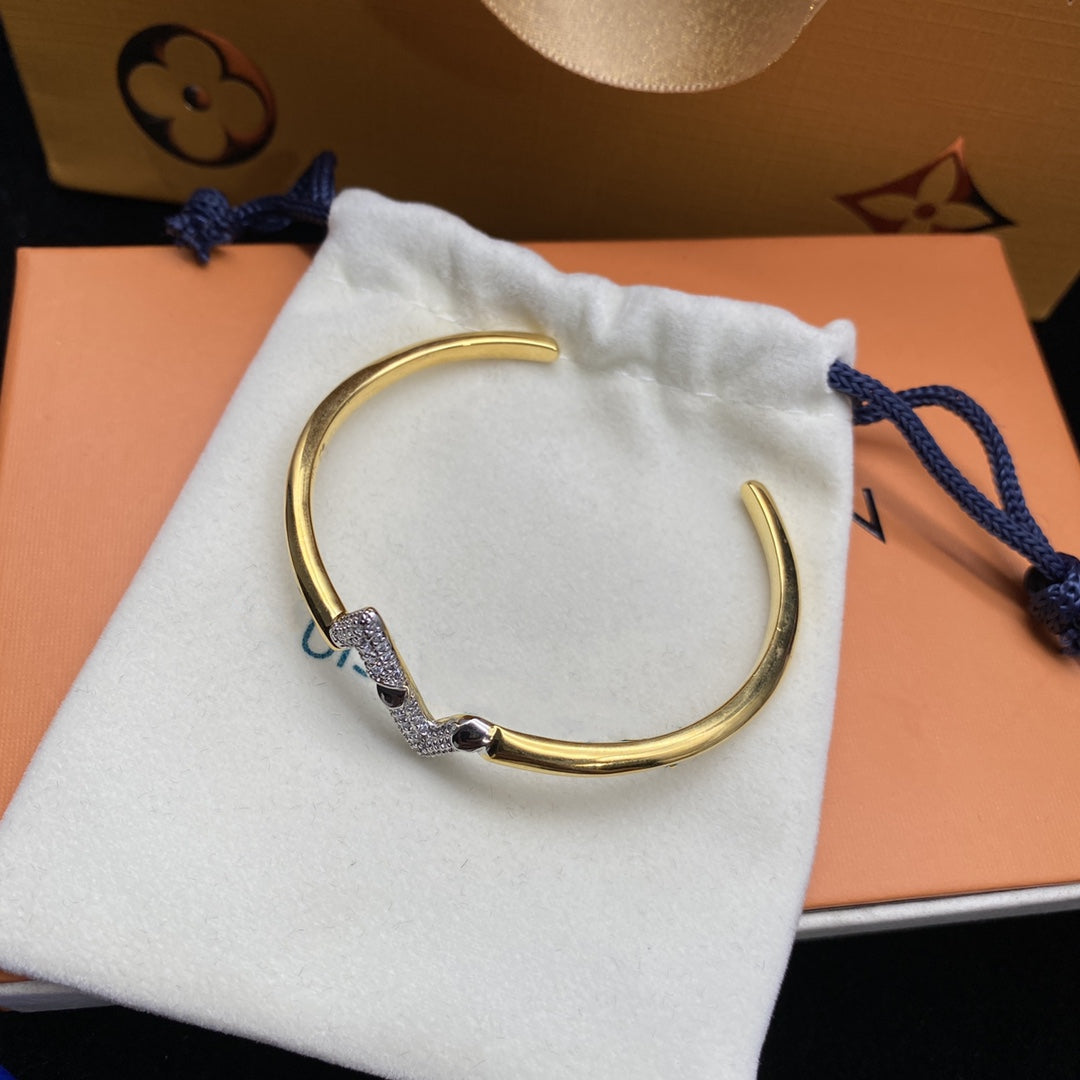 [Spark]VOLTE UPSITE DOWN DIAMOND GOLD OPEN BRACELET