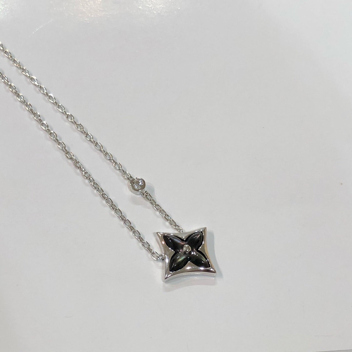 [Spark]STAR BLACK MOP NECKLACE