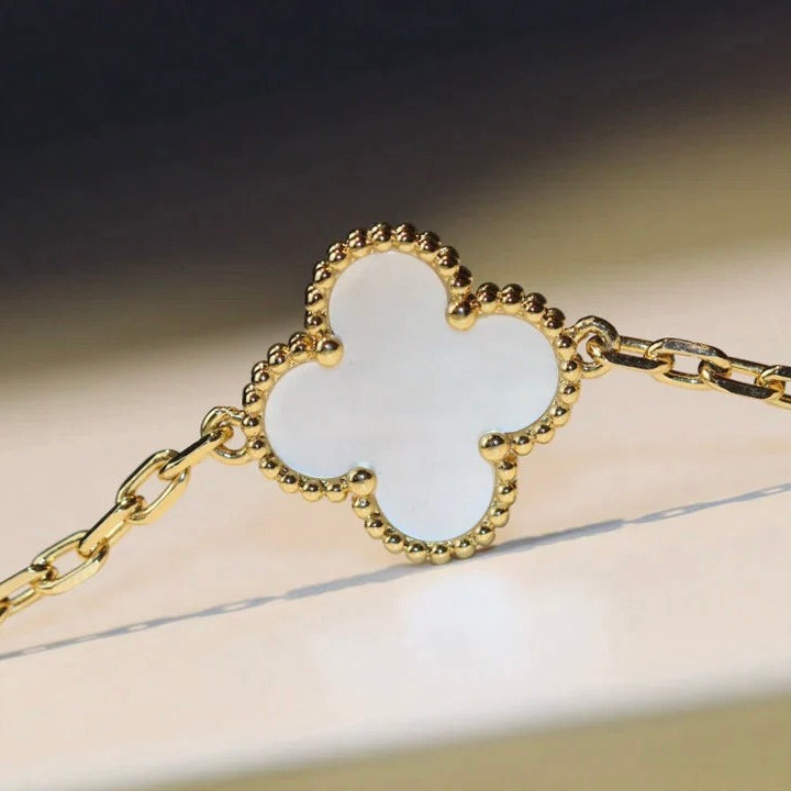 [Spark]CLOVER 20 MOTIFS WHITE MOP NECKLACE