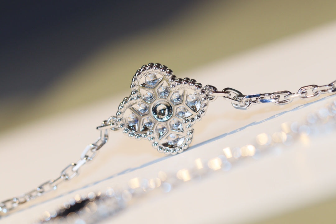 [Spark]CLOVER 20 MOTIFS ONYX DIAMOND SILVER