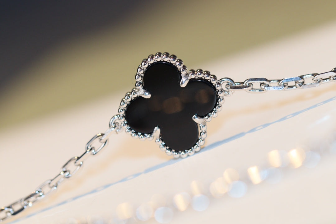 [Spark]CLOVER 20 MOTIFS ONYX DIAMOND SILVER