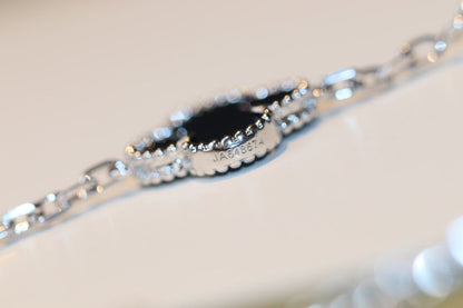 [Spark]CLOVER 20 MOTIFS ONYX DIAMOND SILVER