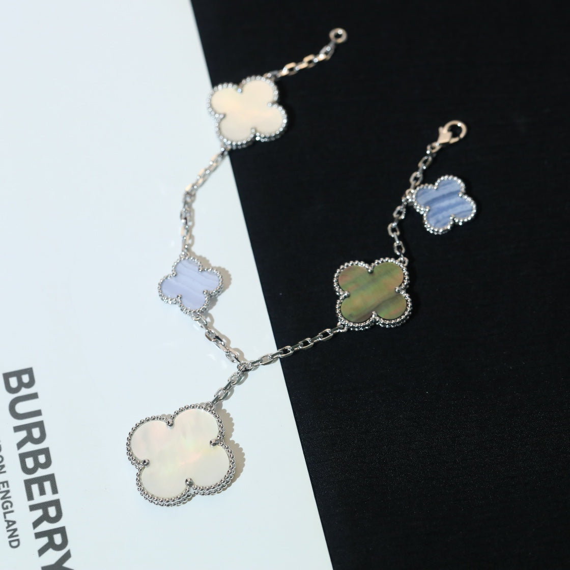 [Spark]CLOVER BRACELET 5 MOTIFS MOP CHALCEDONY SILVER