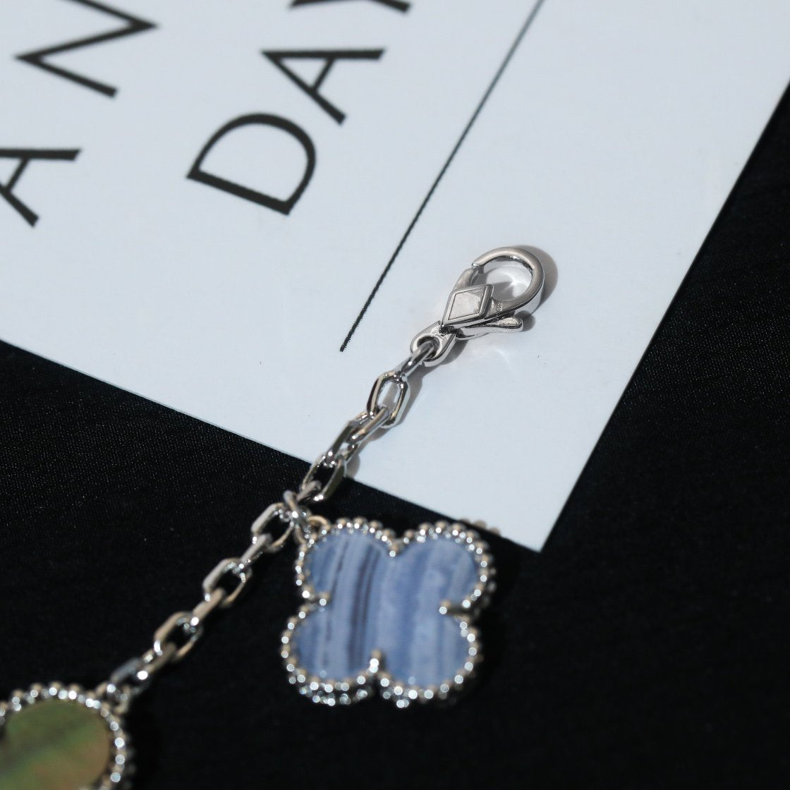 [Spark]CLOVER BRACELET 5 MOTIFS MOP CHALCEDONY SILVER