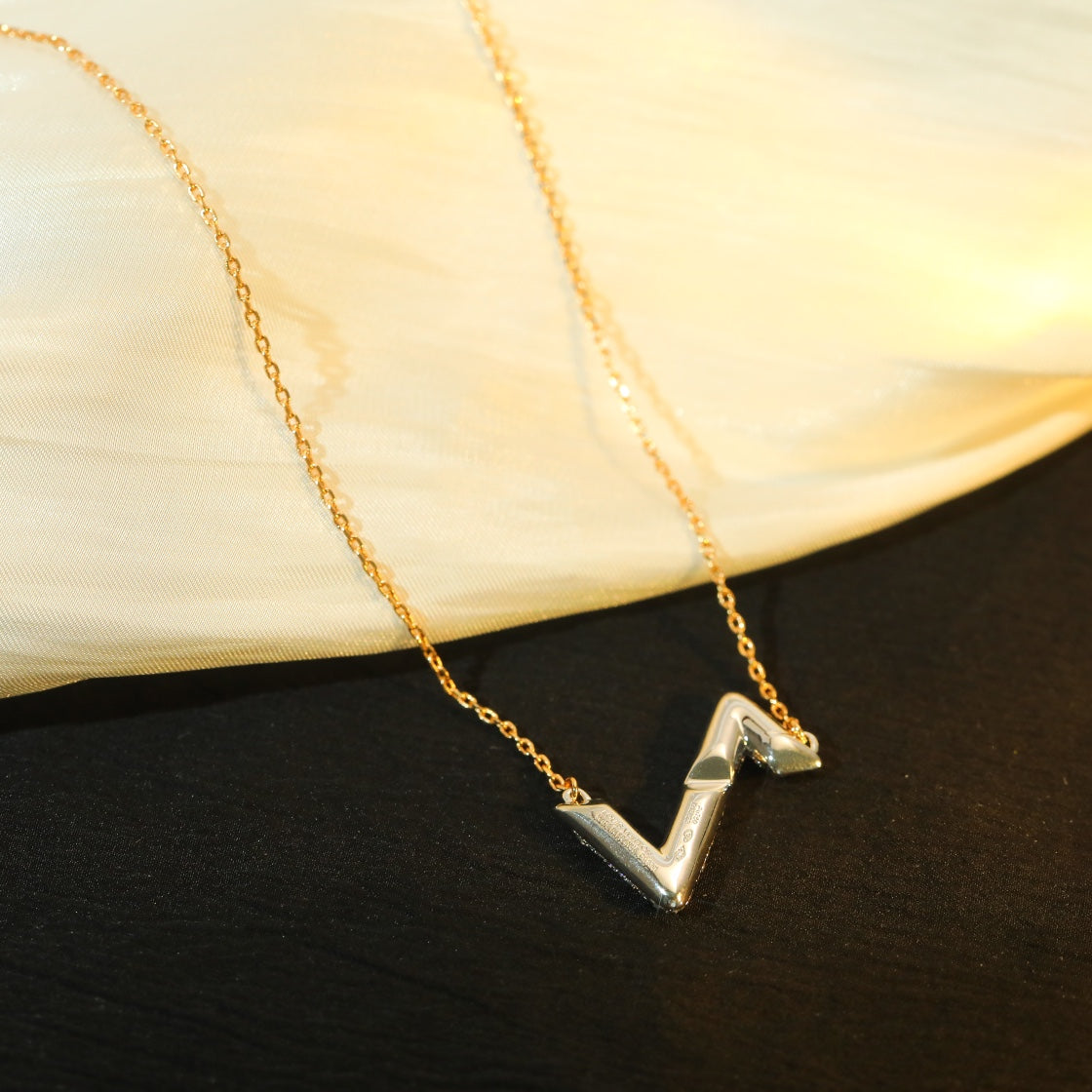 [Spark]VOLT SILVER DIAMOND PEDANT NECKLACE