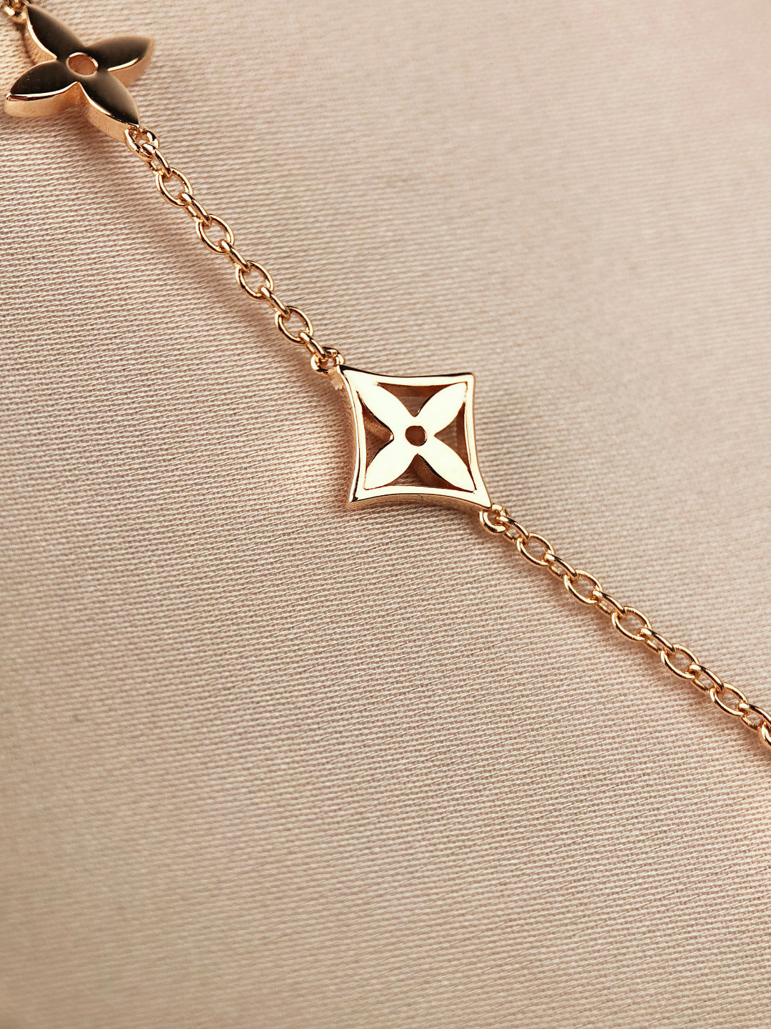 [Spark]STAR AND SUN 7 MOTIFS GOLD BRACELET