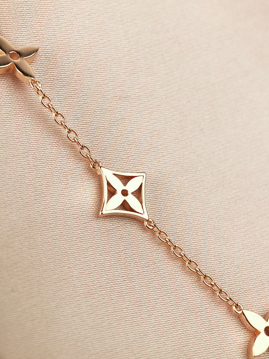 [Spark]STAR AND SUN 7 MOTIFS GOLD BRACELET
