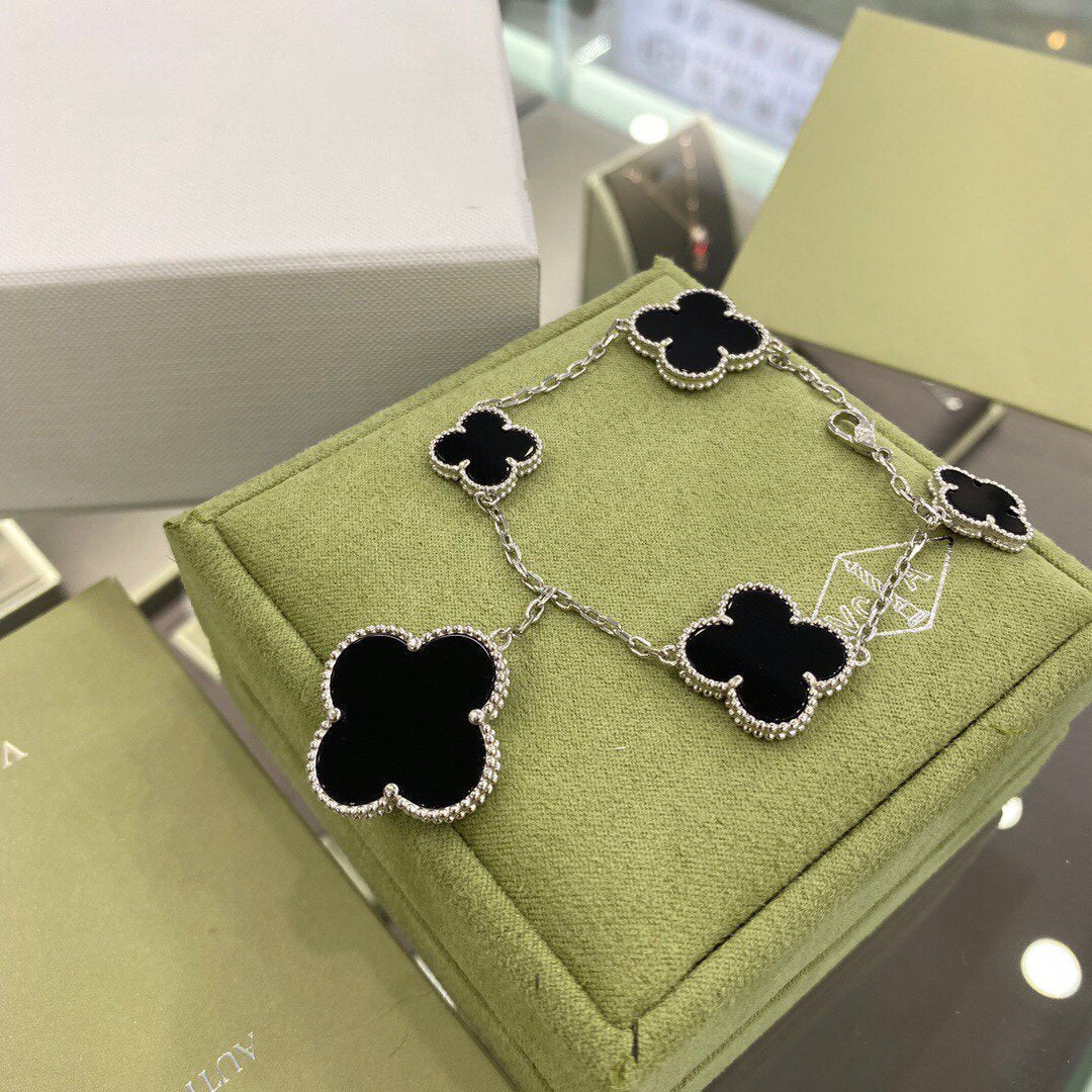 [Spark]CLOVER 5 MOTIFS SIVLER ONYX BRACELET