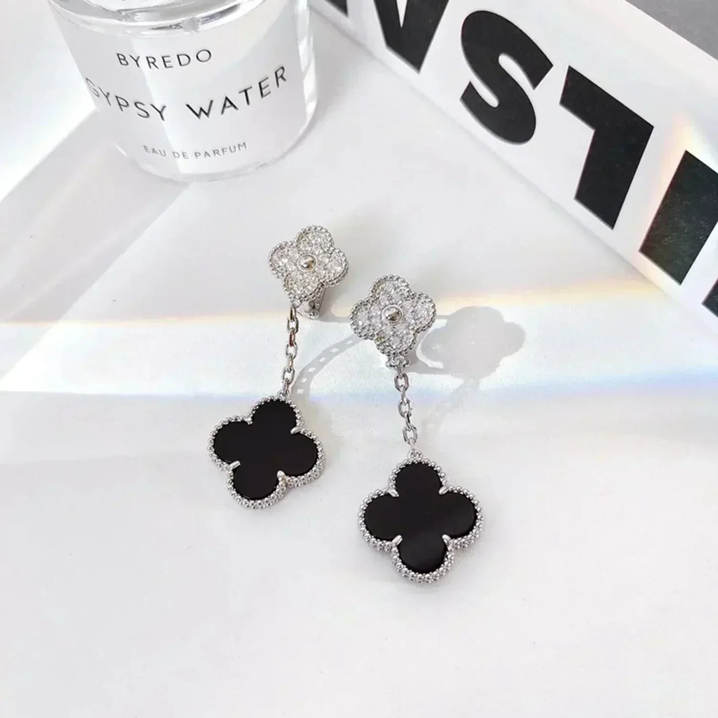 [Spark]CLOVER 2 MOTIFS  DIAMOND ONYX EARRINGS SILVER