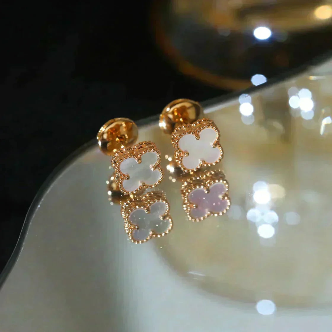 [Spark]CLOVER MINI 9.5MM WHITE MOP EARRINGS