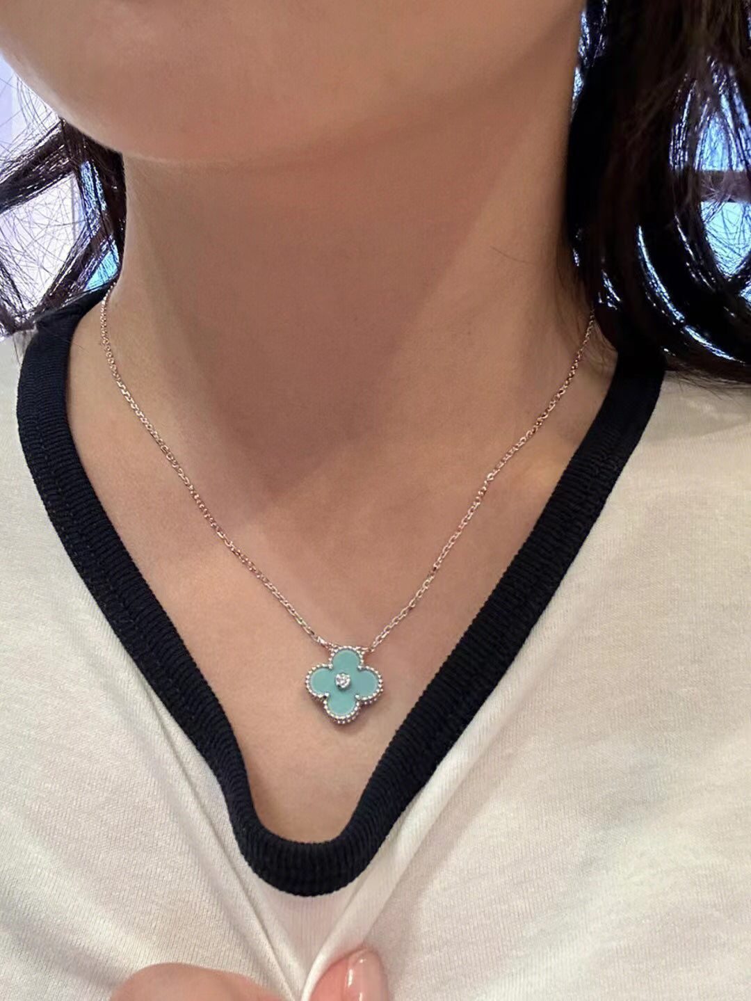 [Spark]CLOVER 1 DIAMOND LIGHT BLUE SILVER NECKLACE