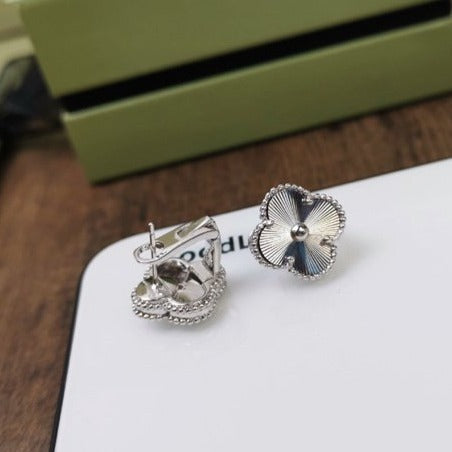 [Spark]CLOVER MEDIUM STUD EARRINGS