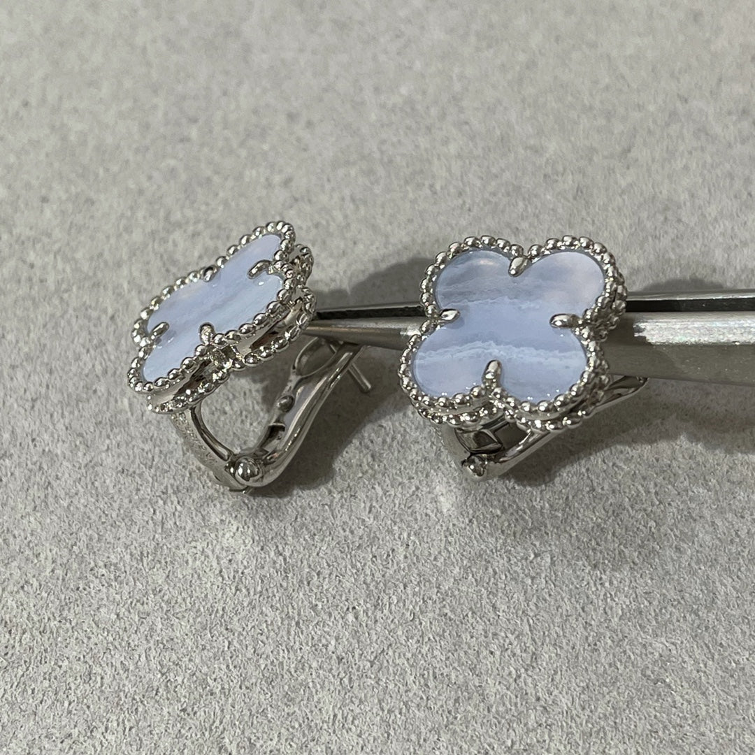 [Spark]CLOVER CHALCEDONY SILVER STUD EARRINGS