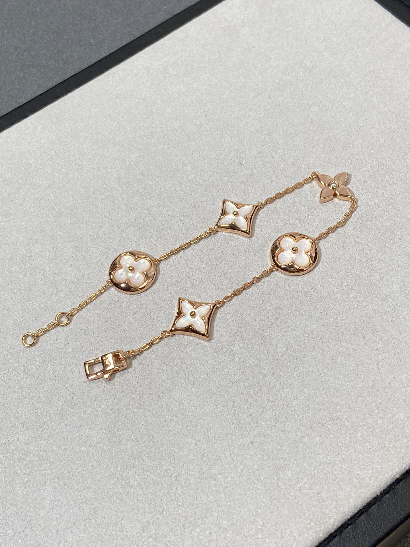 [Spark]STAR AND SUN 5 MOTIF MOP PINK GOLD BRACELET