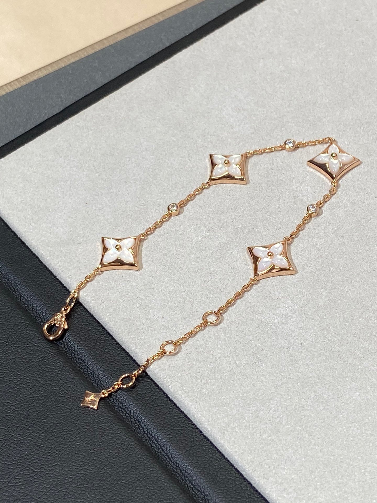 [Spark]STAR 4 MOTIF MOP DIAMOND PINK GOLD BRACELET