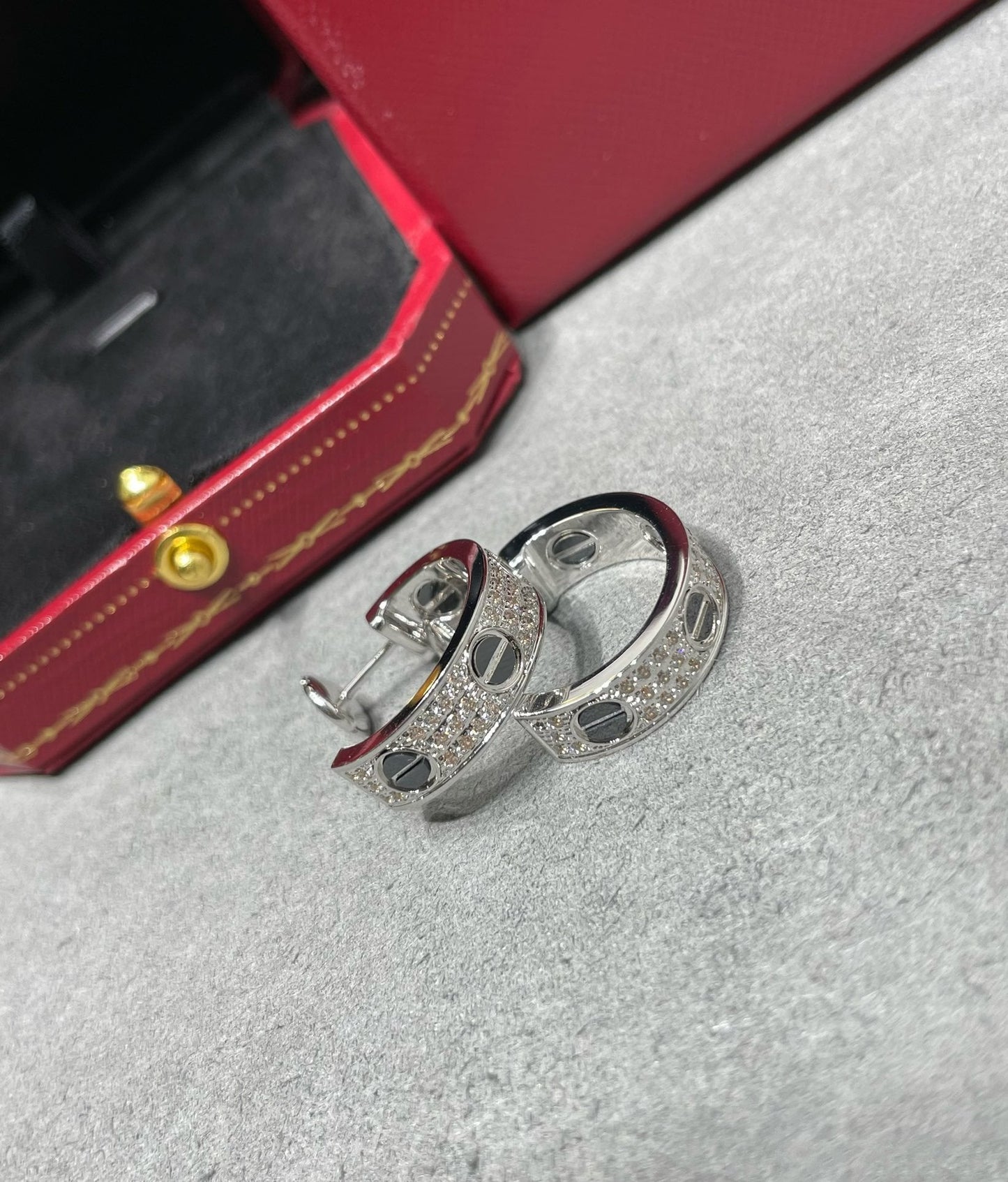 [Spark]LOVE CERAMIC DIAMOND PAVED SILVER EARRINGS