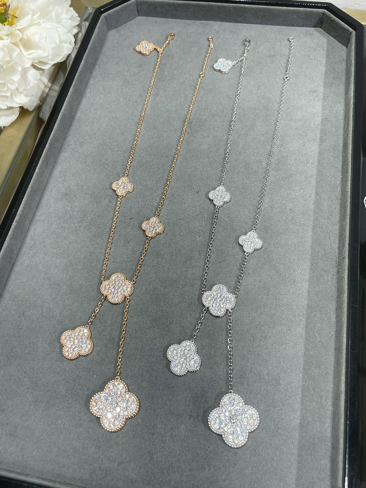 [Spark]CLOVER 6 MOTIF DIAMOND PAVED NECKLACE