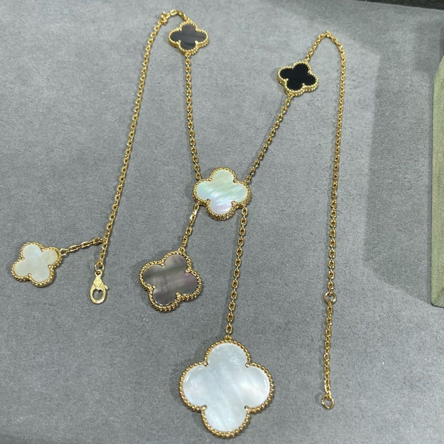 [Spark]CLOVER 6 MOTIF MOP ONYX GOLD NECKLACE