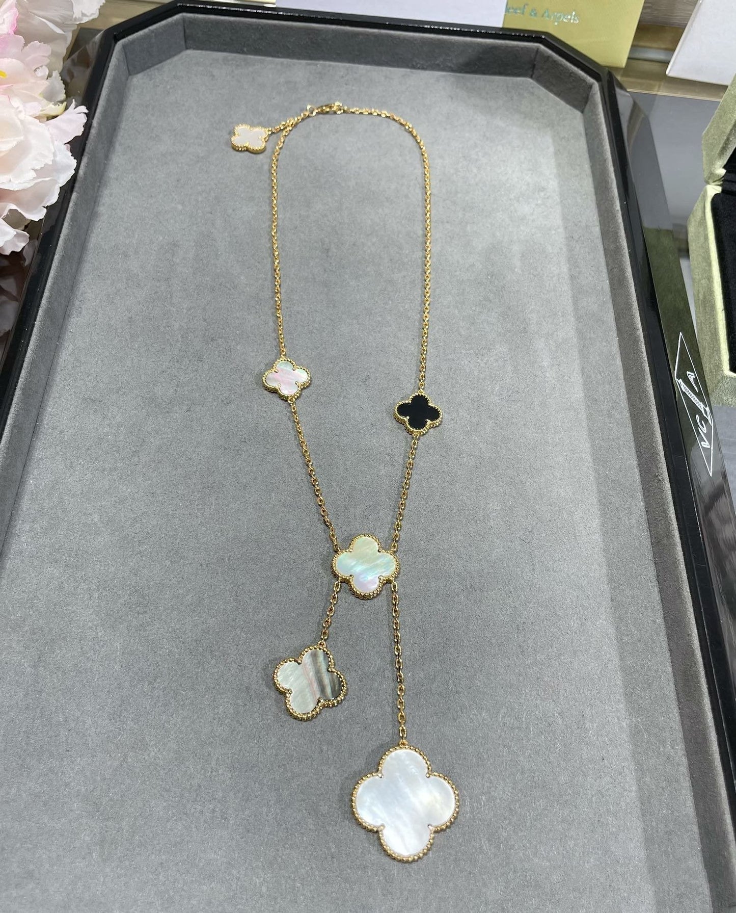[Spark]CLOVER 6 MOTIF MOP ONYX GOLD NECKLACE