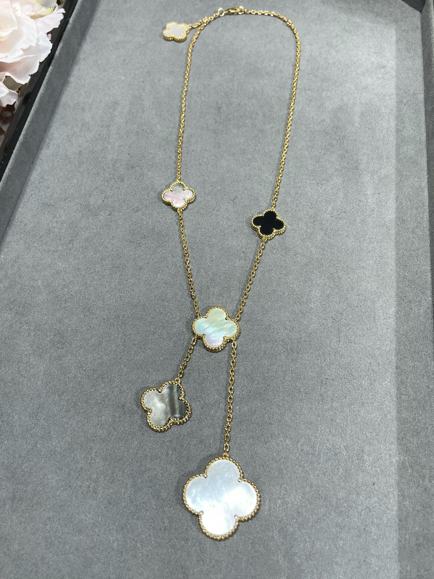 [Spark]CLOVER 6 MOTIF MOP ONYX GOLD NECKLACE