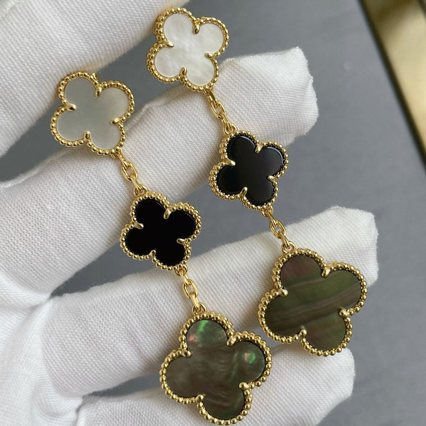 [Spark]CLOVER 3 MOTIF MOP ONYX DARK MOP PINK GOLD EARRINGS