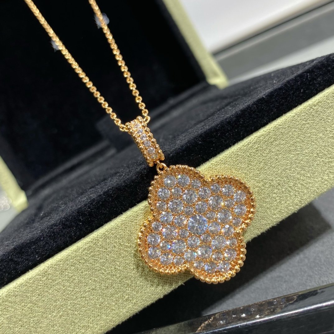 [Spark]CLOVER 25MM LARGE PEDANT DIAMOND PAVED LONG NECKLACE