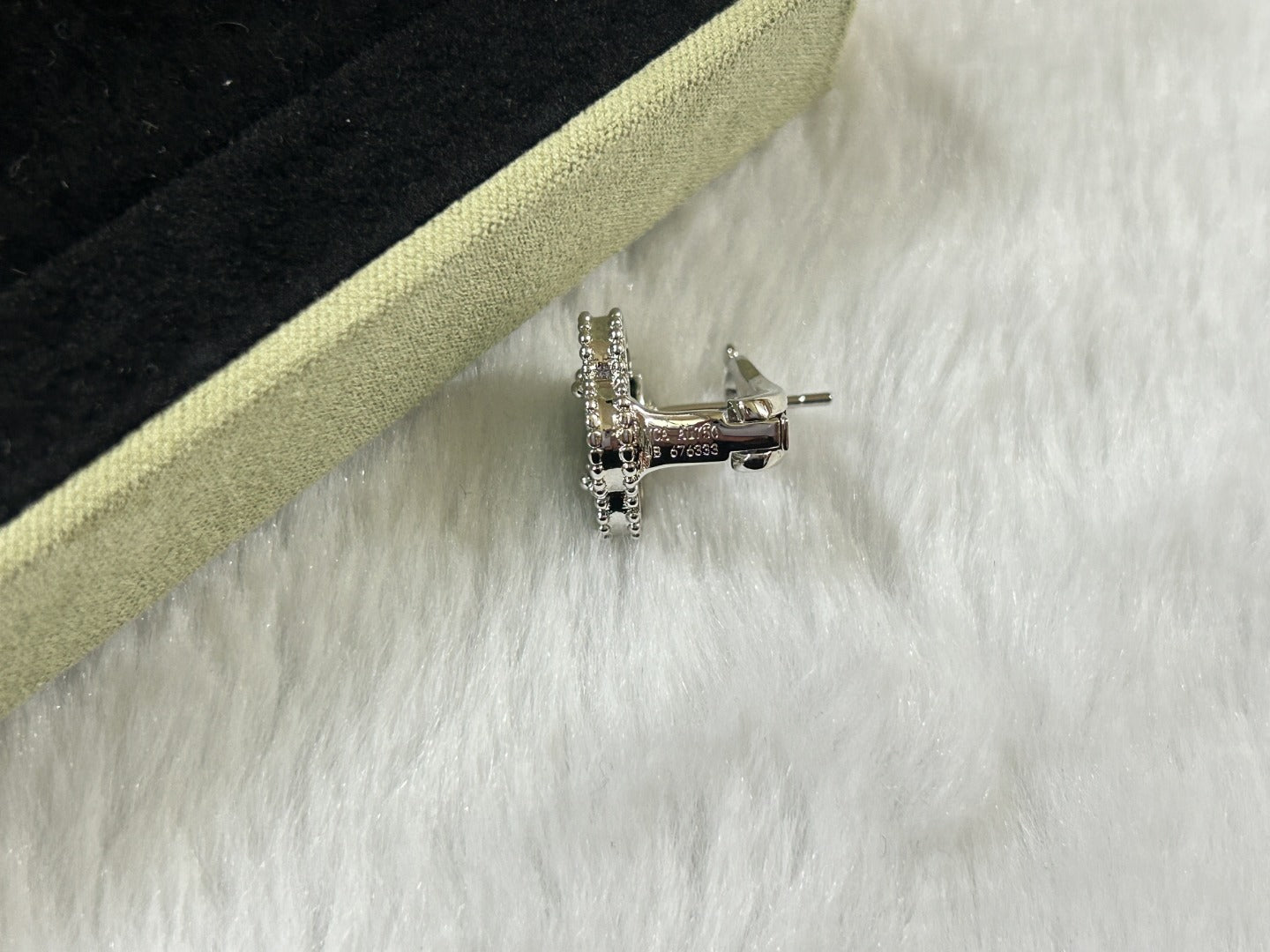[Spark]CLOVER PIETERSITE MEDIUM STUD EARRINGS