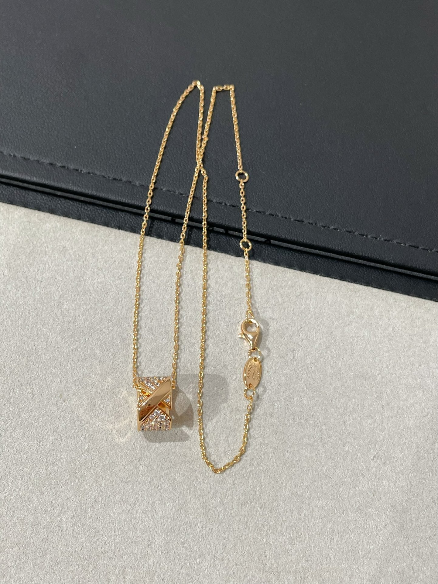 [Spark]LIENS EVIDENCE DIAMOND PAVED NECKLACE