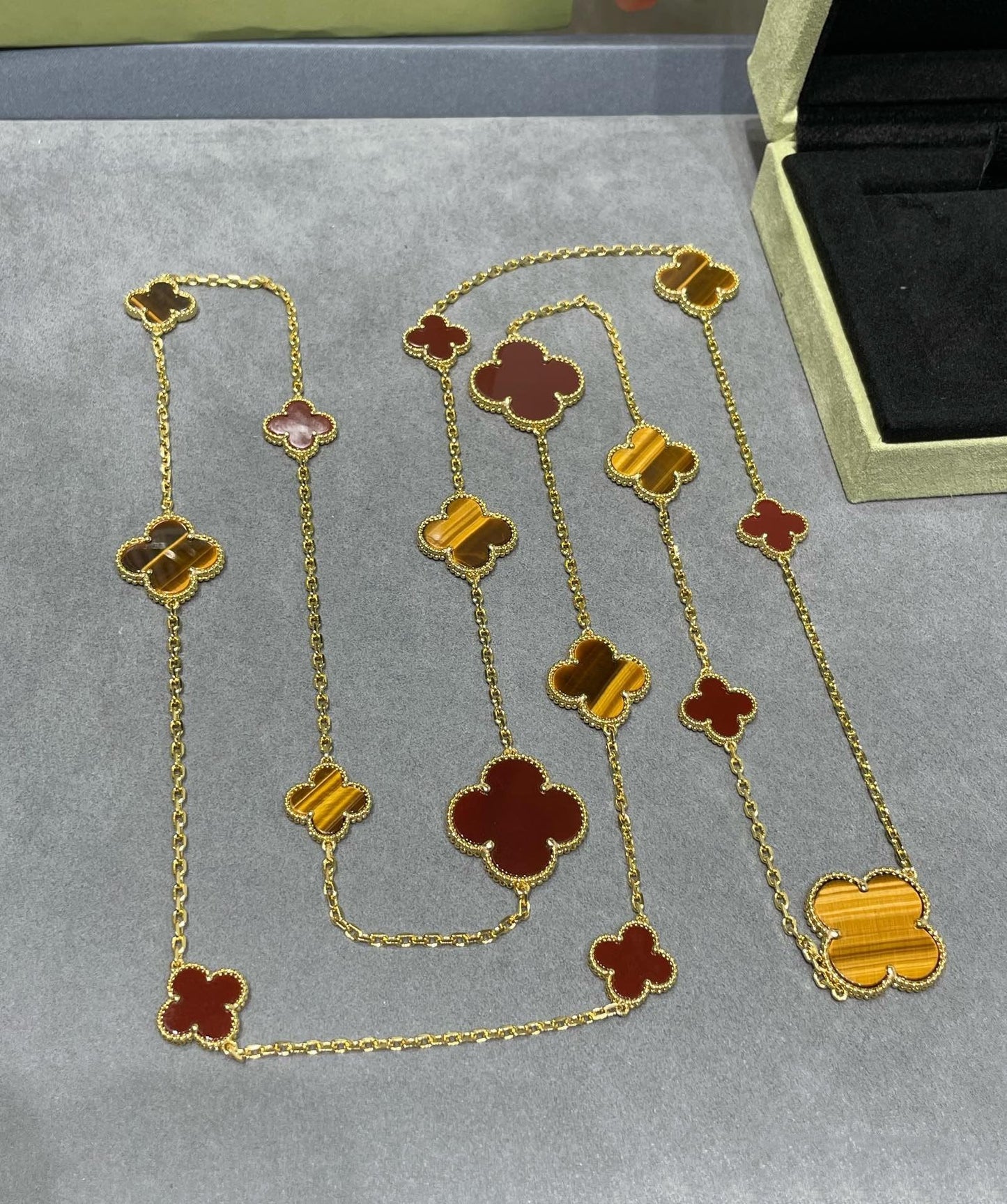 [Spark]CLOVER 16 MOTIF CARNELIAN TIGER EYE Spark GOLD NECKLACE