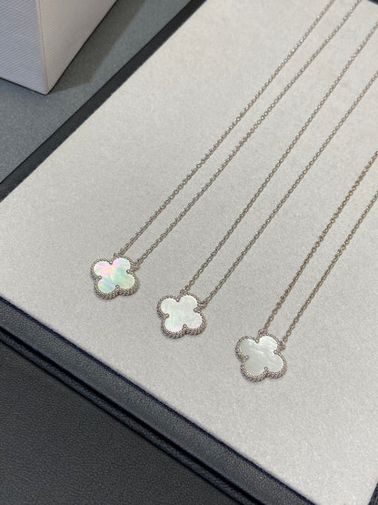 [Spark]CLOVER MEDIUM SILVER WHITE MOP NECKLACE