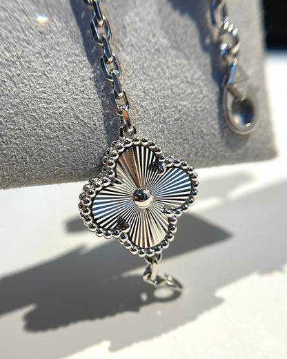 [Spark] CLOVER 5 MOTIF LASER BRACELET COLLECTION