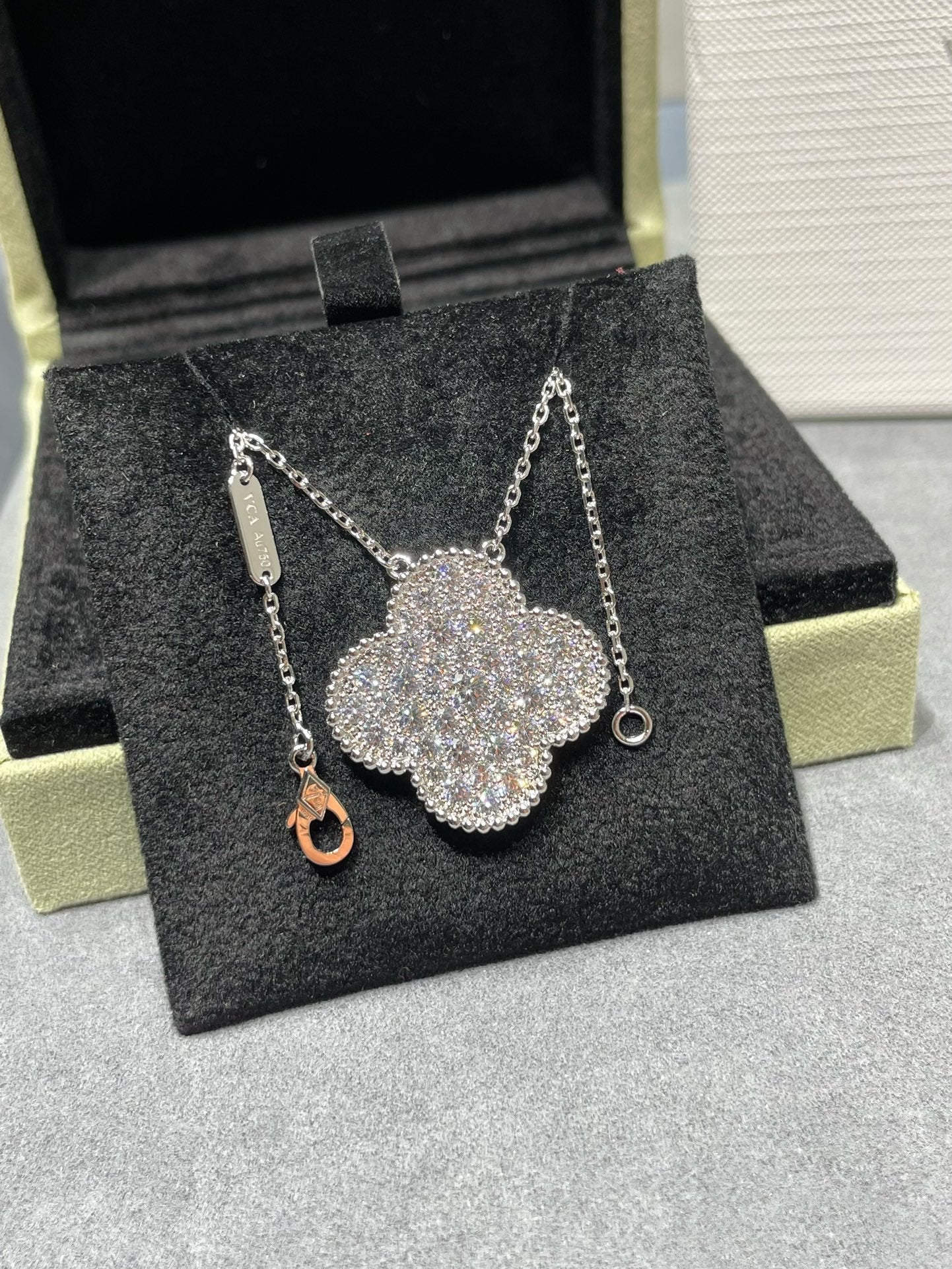 [Spark]CLOVER 25MM LARGE PENDANT DIAMOND PAVED SILVER NECKLACE