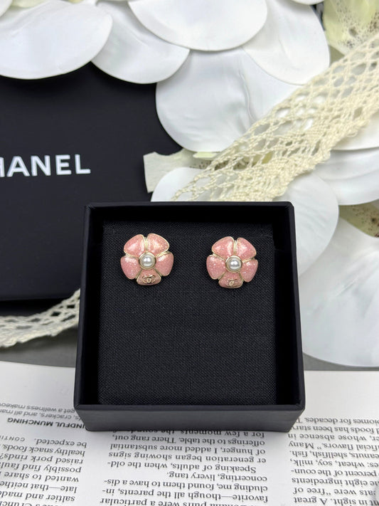 [Spark]26C Pink Camellia Pearl Enamel Stud Earrings