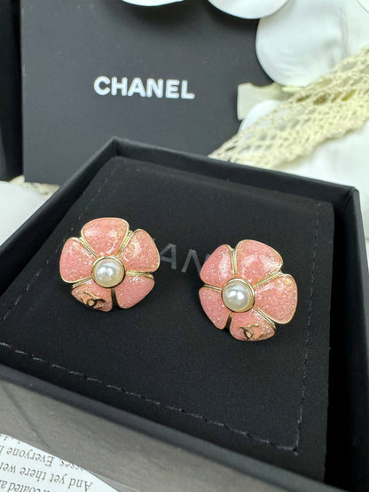 [Spark]26C Pink Camellia Pearl Enamel Stud Earrings