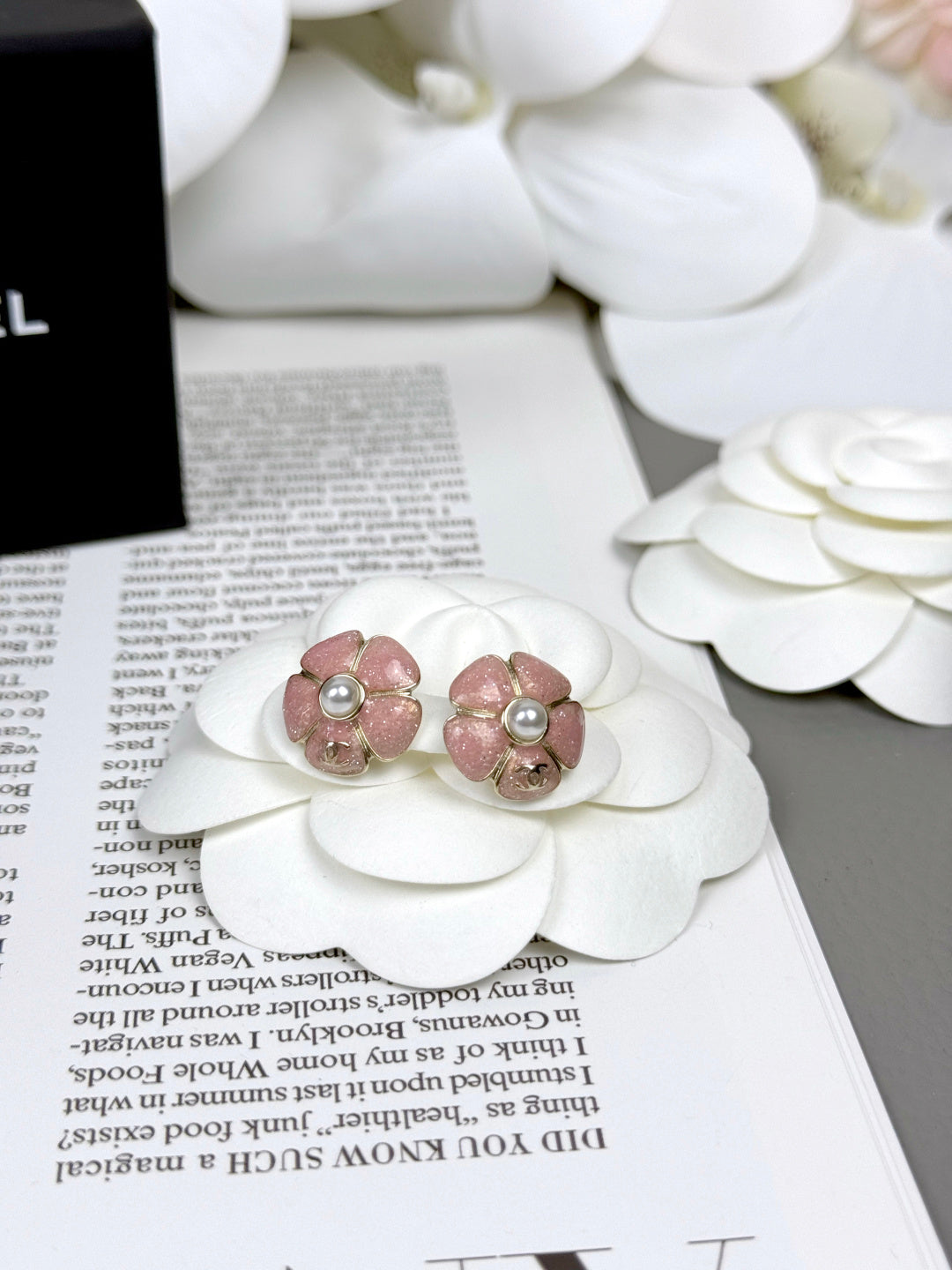 [Spark]26C Pink Camellia Pearl Enamel Stud Earrings