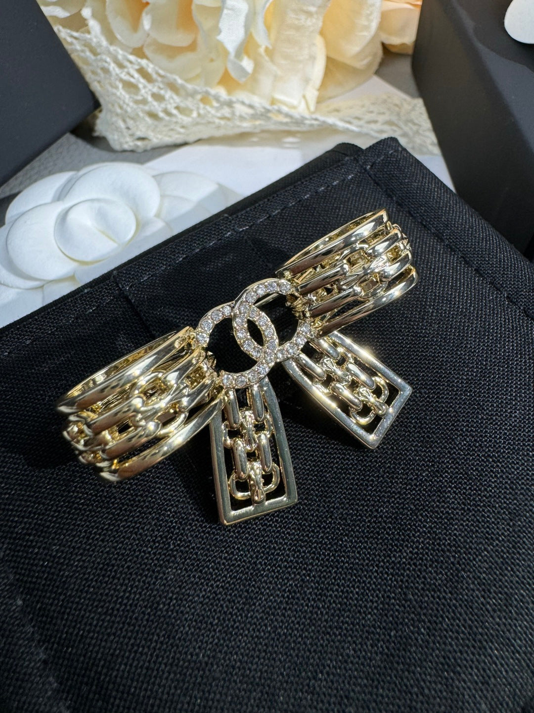 [Spark]25K Hollow Bow Brooch