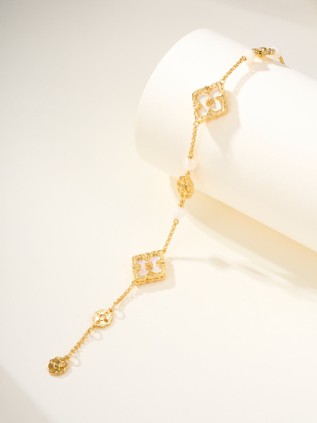 [Spark]B.C.L ENAMELED Three-Flower Bracelet£¨Trumpet)