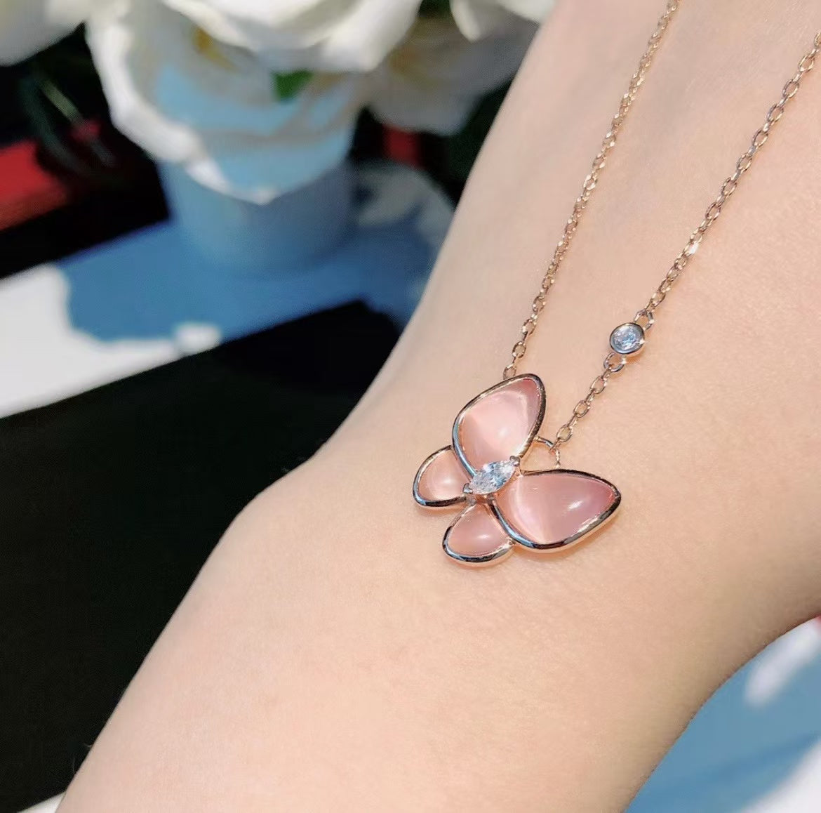 [Spark]BUTTERFLY PINK MOTHER-OF-PEARL DIAMOND NECKLACE