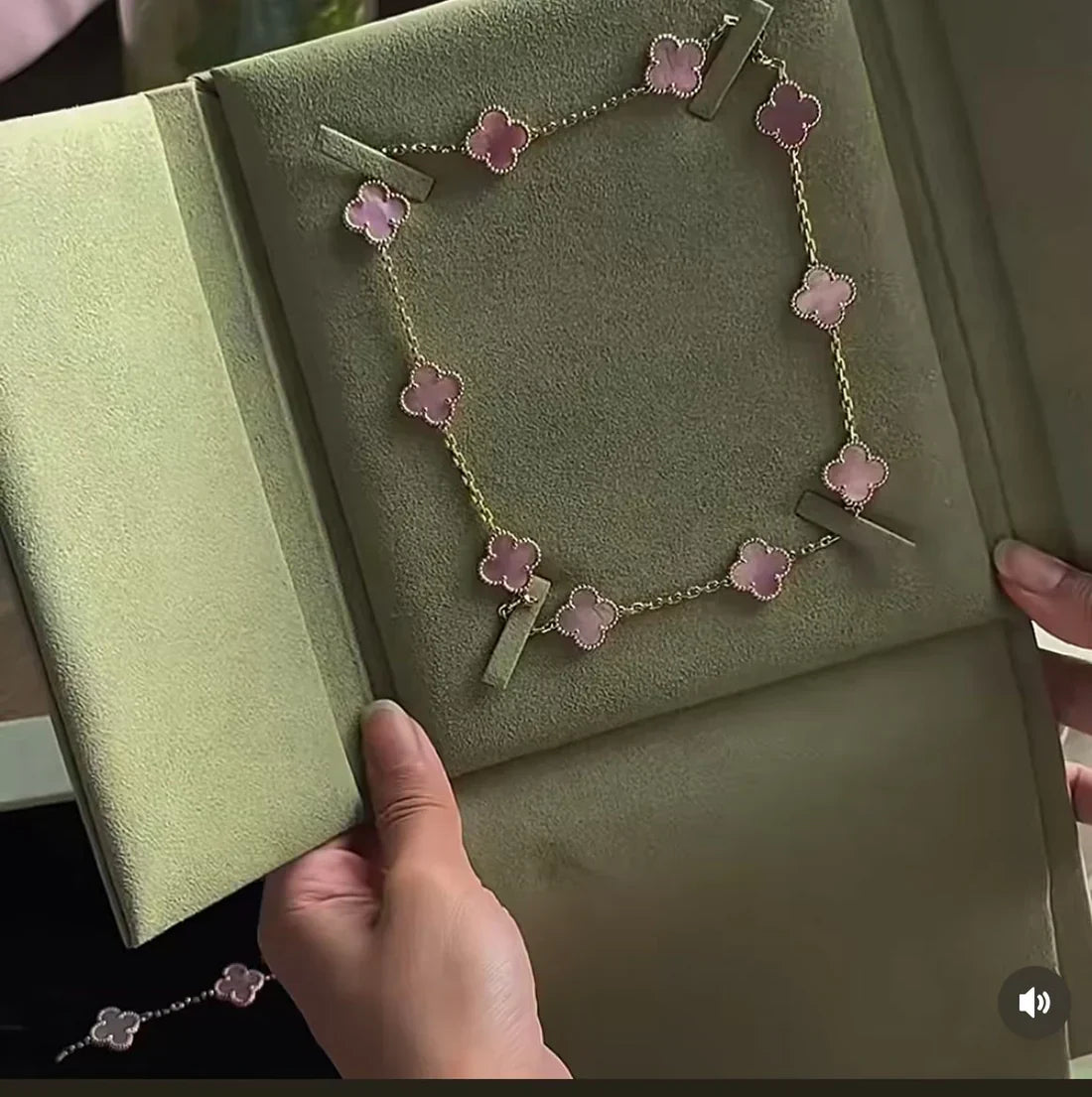 [Spark Jewellery] Pink Necklace with Ten Clover Designs